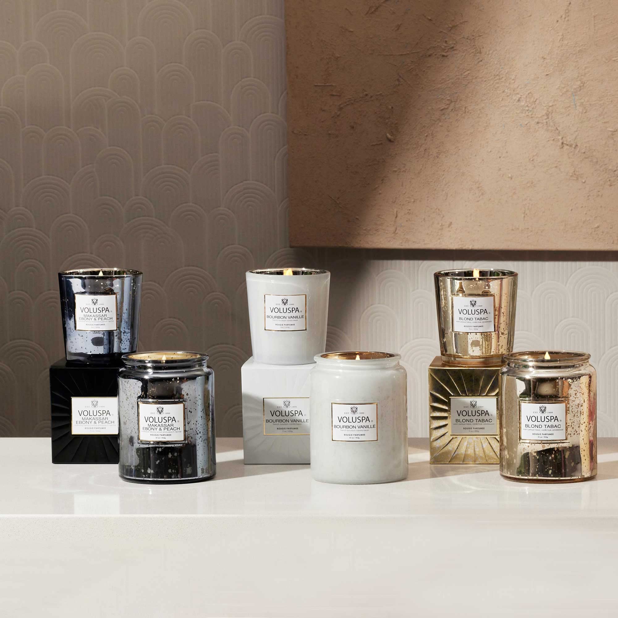 Voluspa Makassar Ebony & Peach Candle | Large Glass Jar | 18 Oz | 100 Hour Burn Time | Coconut Wax for Clean Burning |